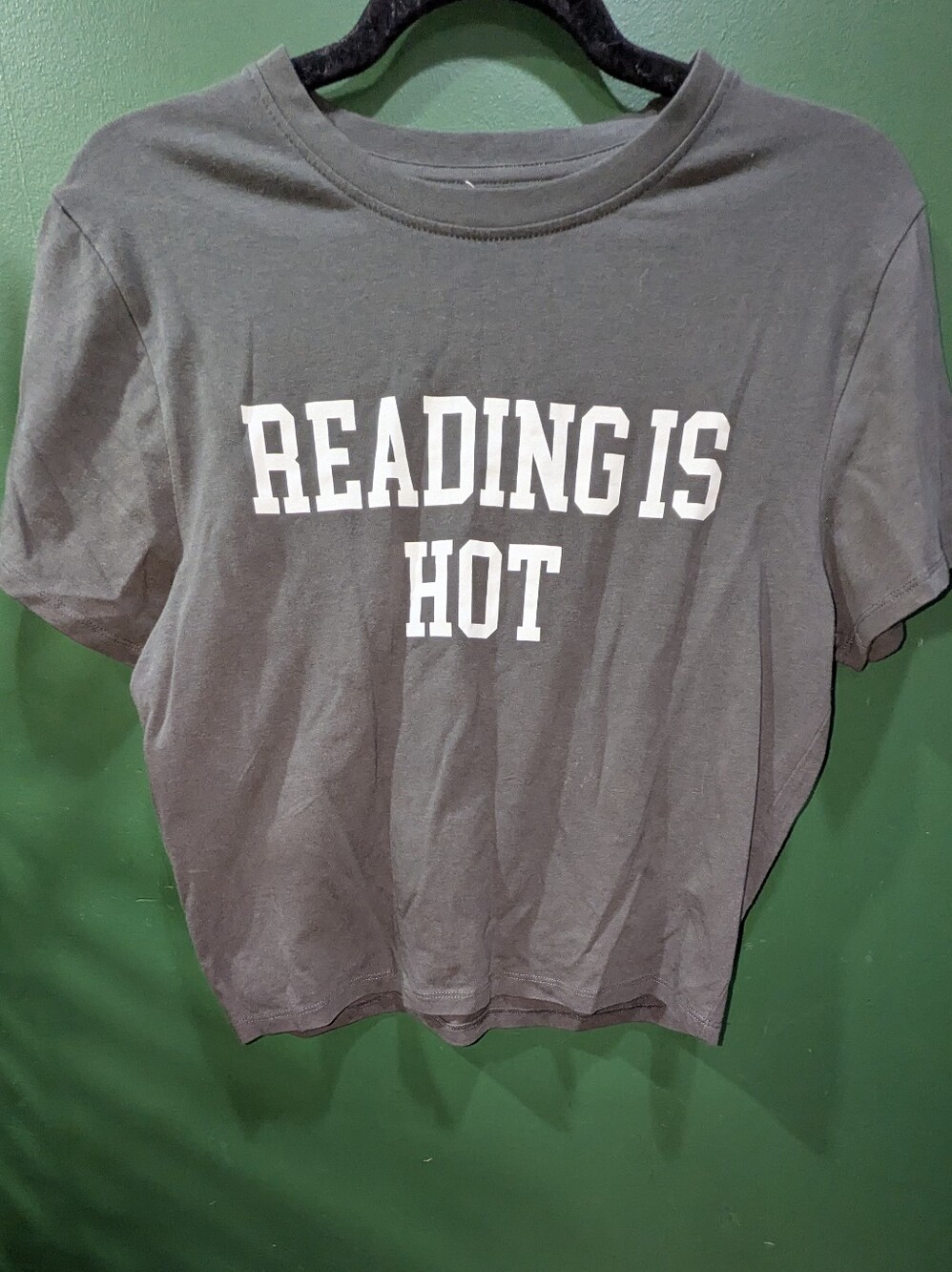 Reading Is Hot Graphic Kids/Juniors Tee - Gray